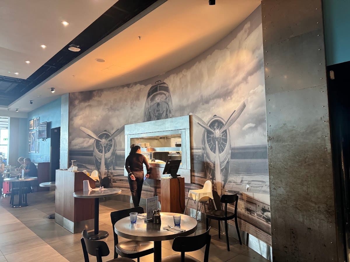 Pilots Bar & Kitchen